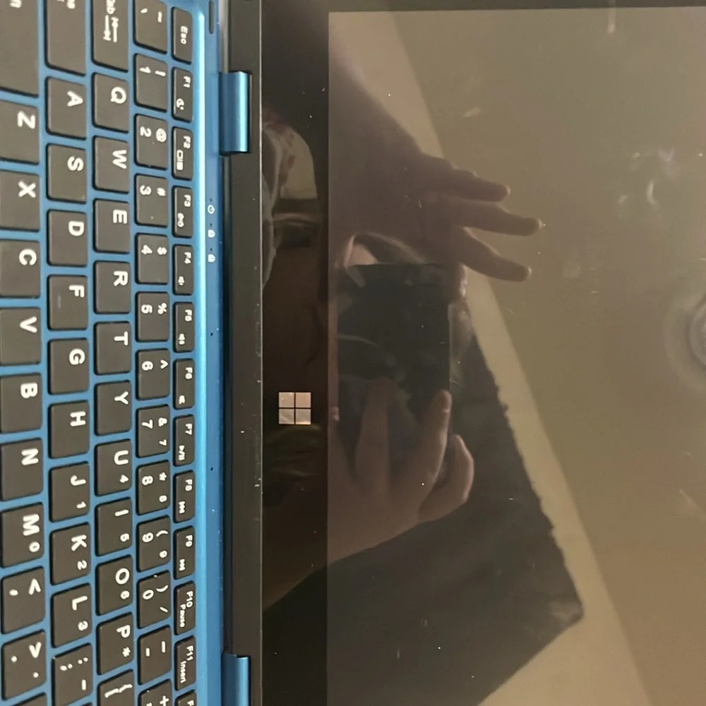 Labtop - Picture 3 of 4